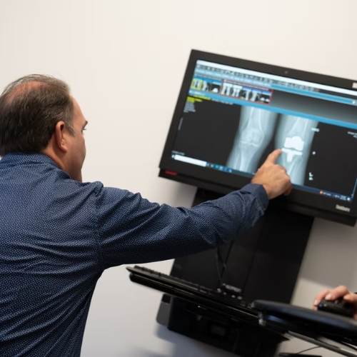 Charles Taunt Knee and Hip Michigan-Orthopedic-Center-Lansing-Okemos-MI